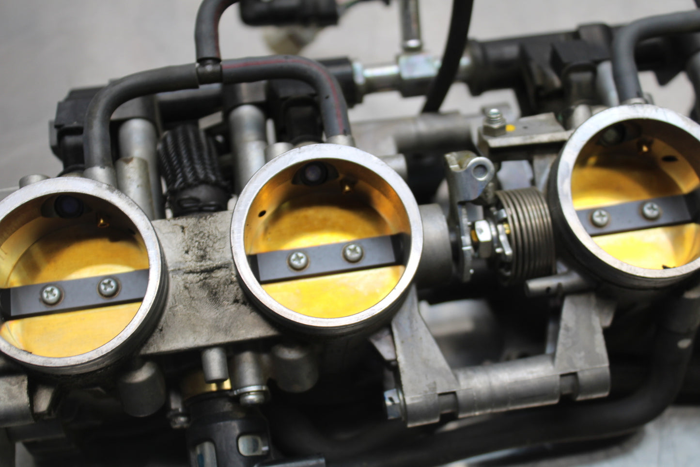 11 SUZUKI GSXR1000 MAIN FUEL INJECTORS / THROTTLE BODIES BB142