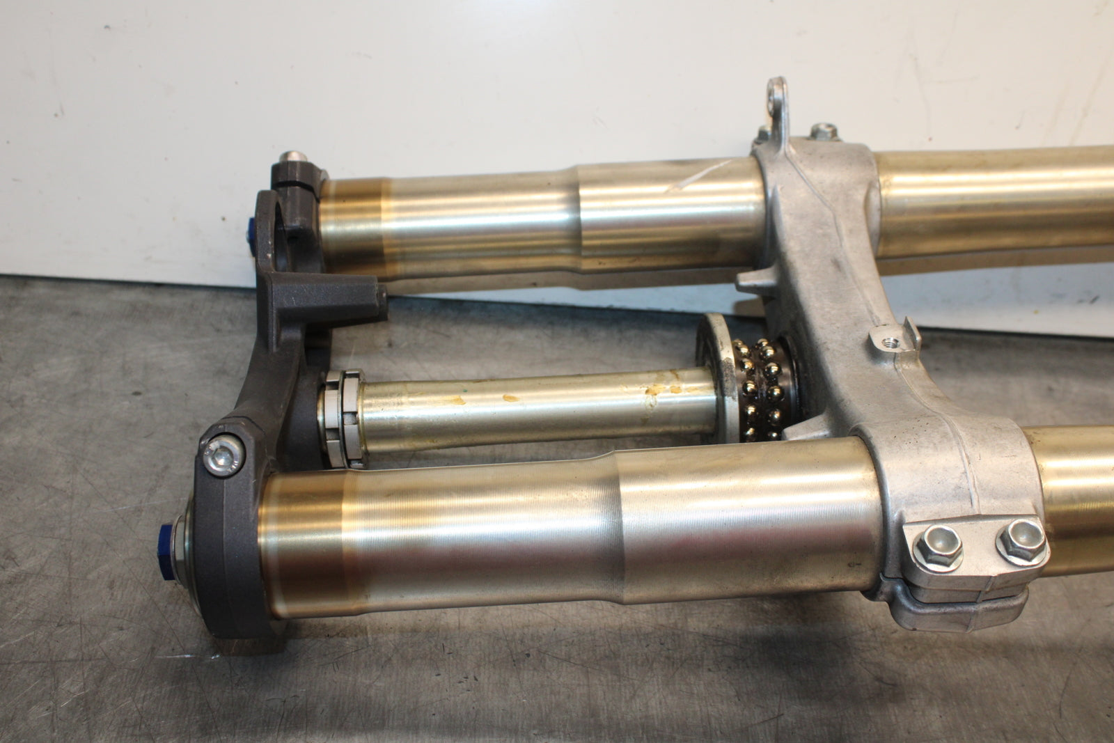 08-10 SUZUKI GSXR 600 COMPLETE FRONT END FORKS SUSPENSION TRIPLE TREE  BB753