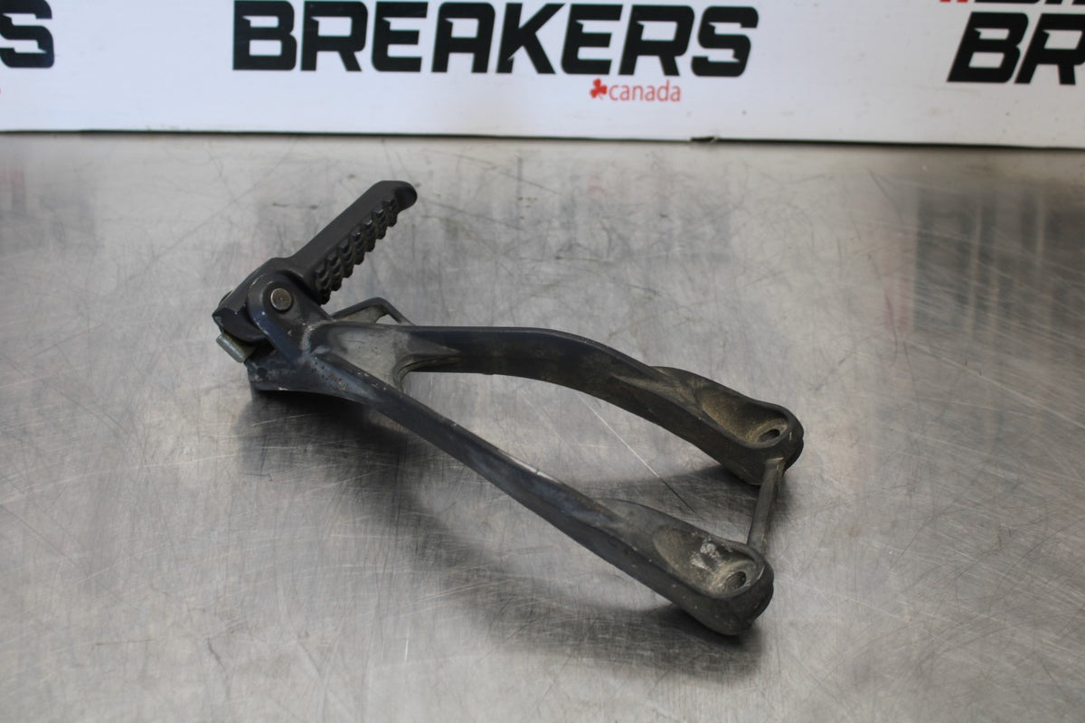 2007 Kawasaki Ninja ZX6R ZX600P RIGHT REAR BACK PASSENGER PEG BB175