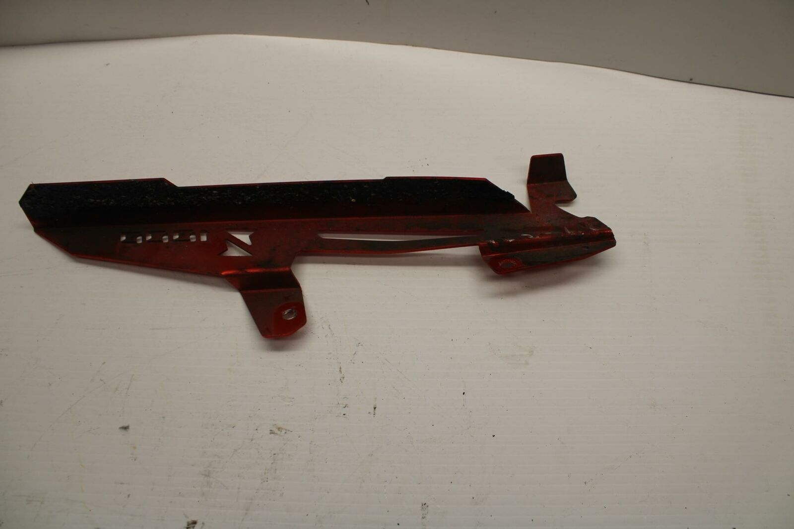 11-12 KAWASAKI Z1000 AFTERMARKET ALUMINUM RED REAR BACK DRIVE CHAIN GUARD  BB249