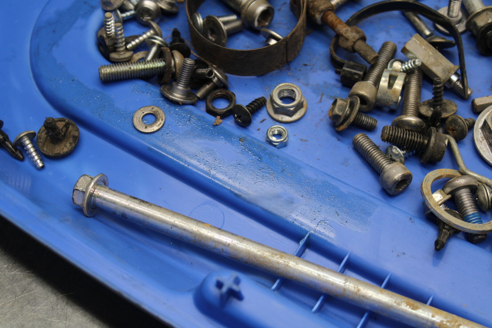 06-07 SUZUKI GSXR750 MOUNTING BOLTS HARDWARE MOTOR SCREWS BB670