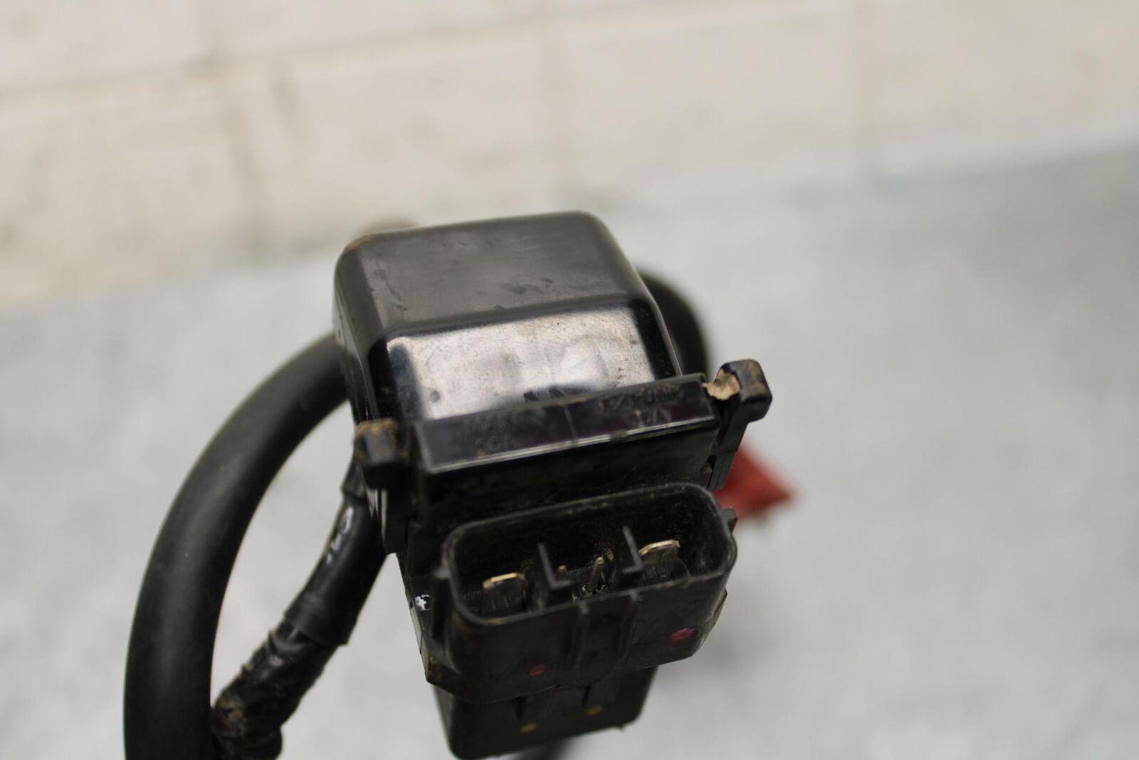 17 KAWASAKI Z900 ZR900 ENGINE STARTER RELAY STARTING MOTOR SWITCH BB549