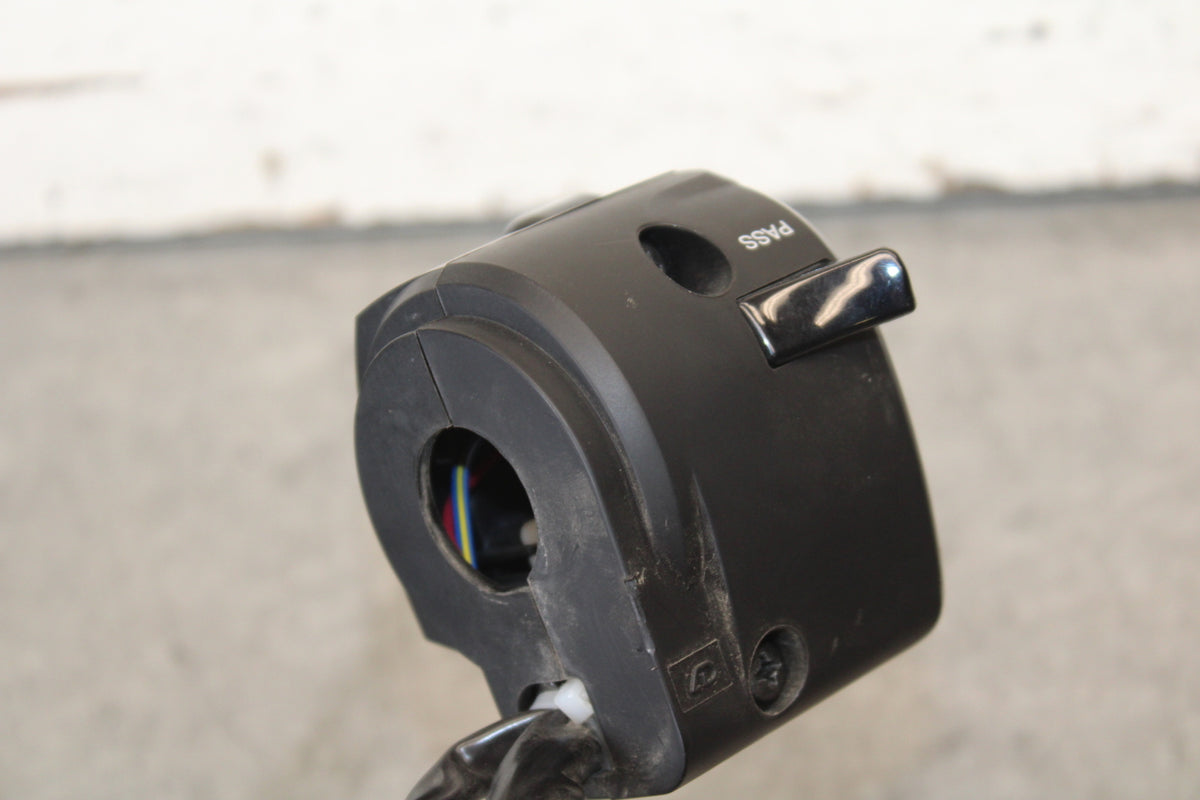 18-23 KAWASAKI NINJA 400 LEFT CLIP ON HANDLE HORN SIGNALS SWITCH SWITCHES  BB679