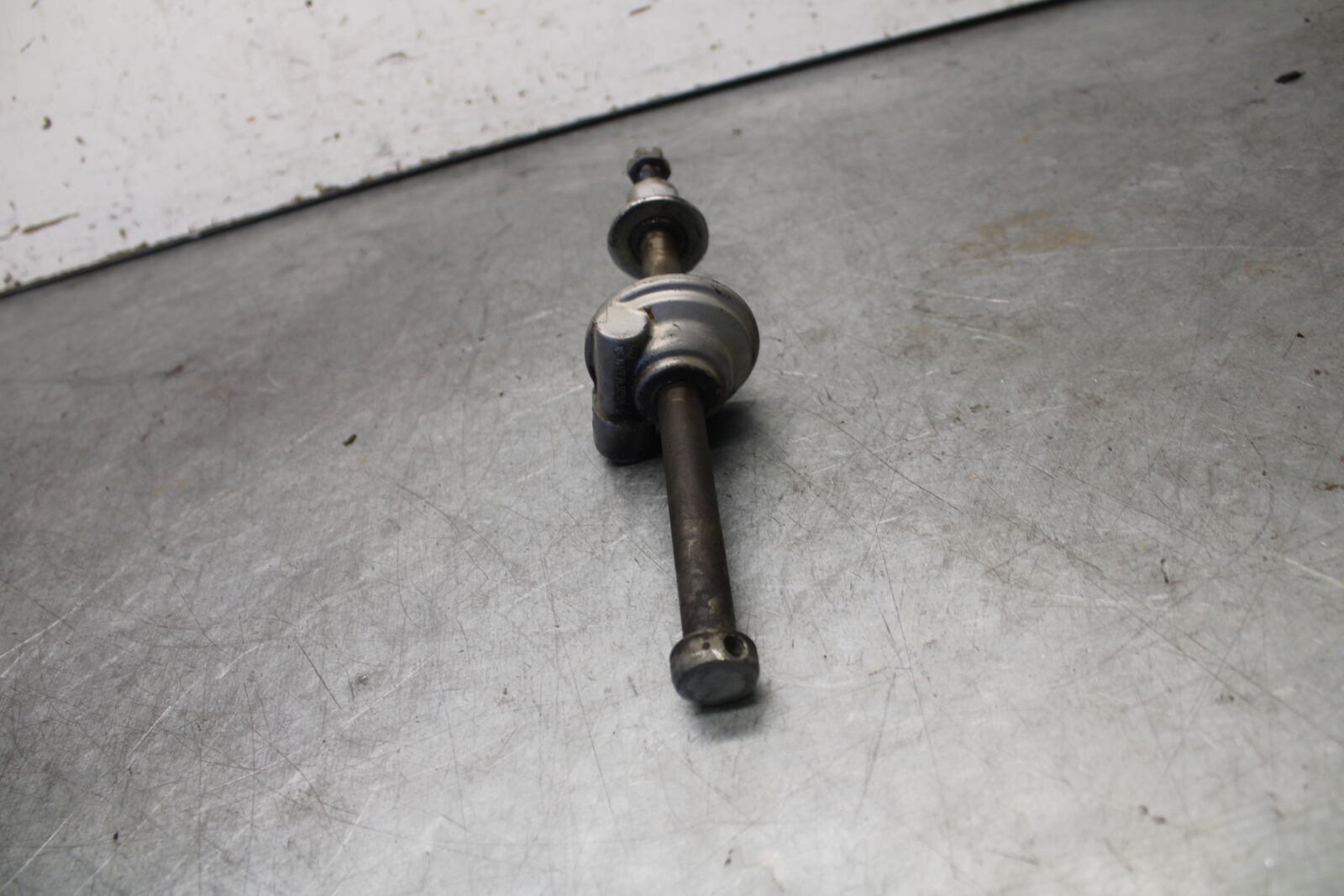 85-86 SUZUKI MADURA 1200 FRONT WHEEL RIM AXLE PIVOT BOLT  BB691