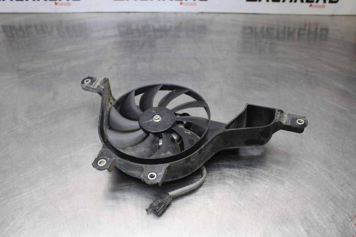 23-26 KAWASAKI NINJA ZX4RR ENGINE RADIATOR COOLING FAN BB872
