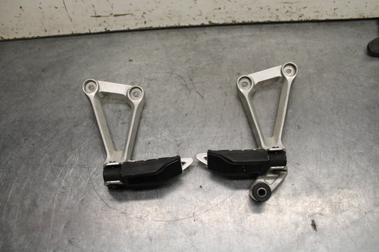 15-16 HONDA CB300F REAR BACK PASSENGER PEG SET PAIR BB740