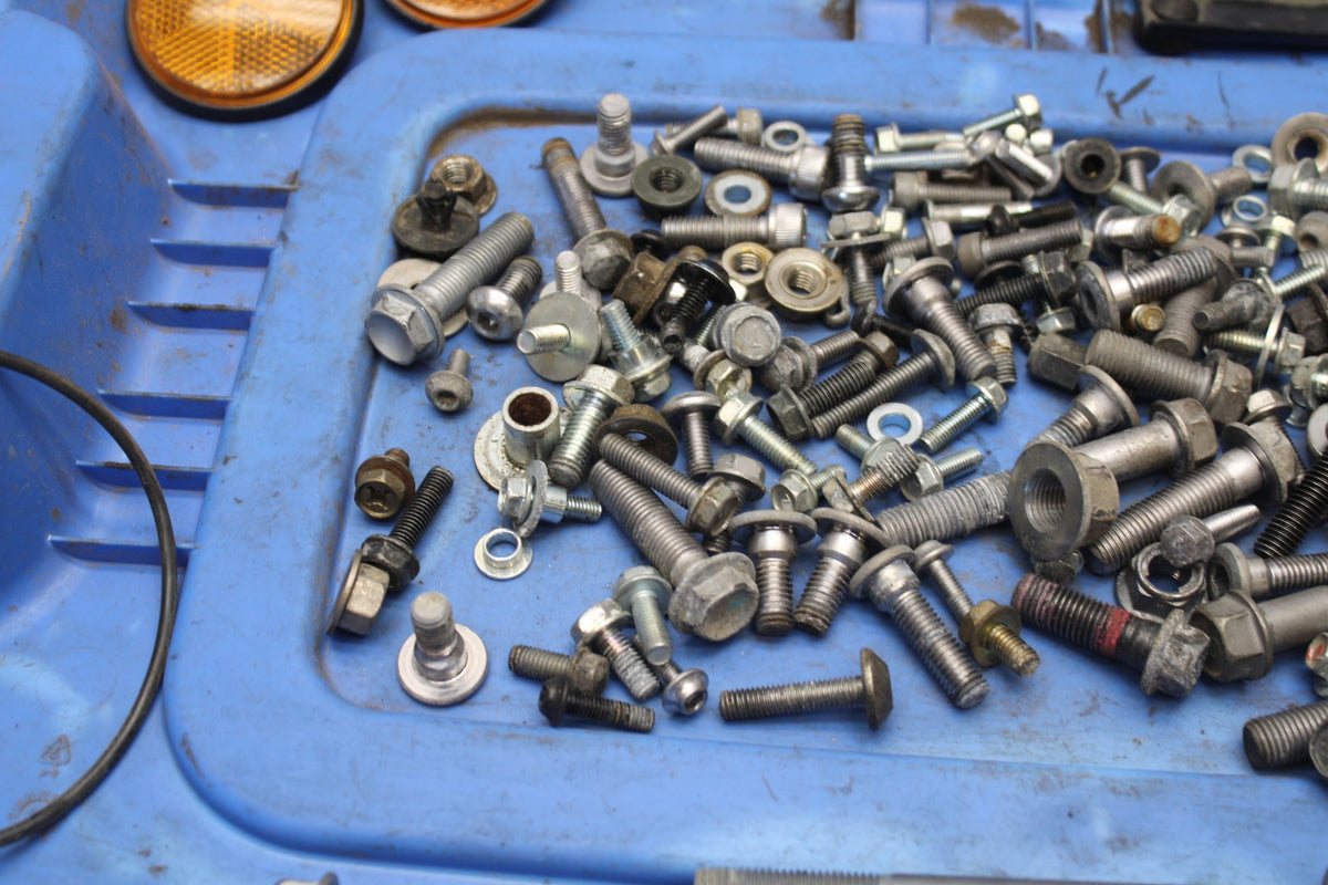 24-25 KAWASAKI NINJA 500 ABS MOUNTING BOLTS HARDWARE SCREWS BB899