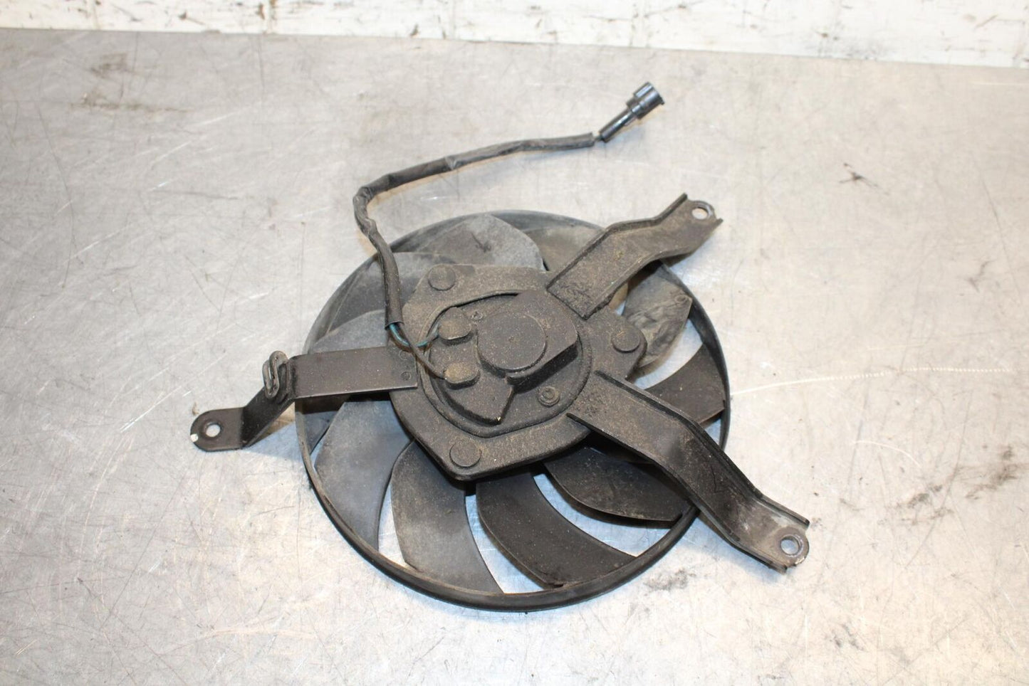 17 KAWASAKI Z900 ZR900 ENGINE RADIATOR COOLING FAN 59502-0614 BB549