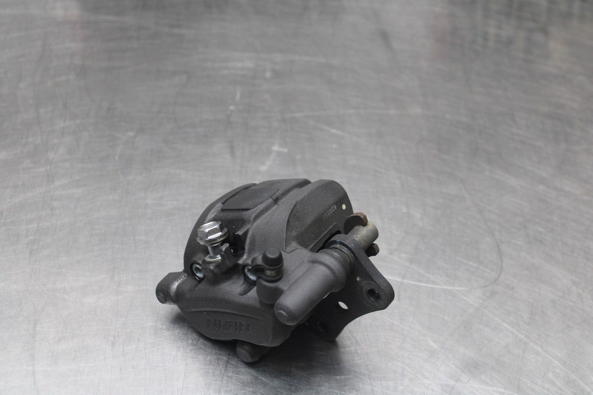 18-26 KAWASAKI Z400 LEFT FRONT BRAKE CALIPER BB852