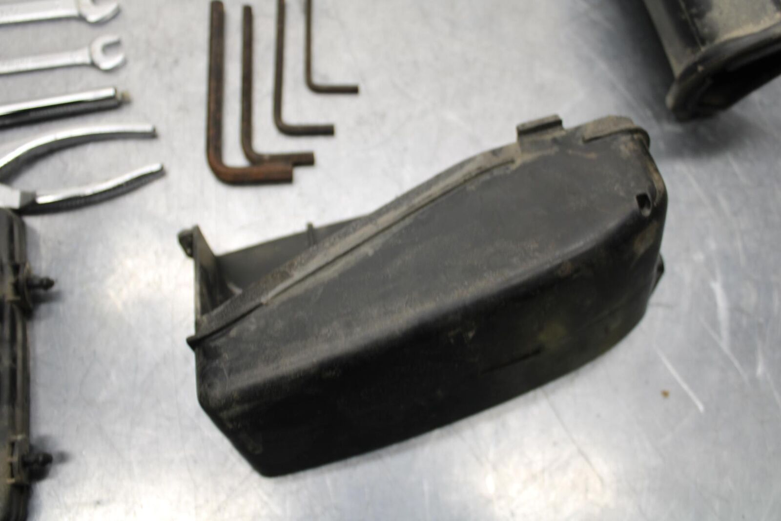 2005 Kawasaki Vulcan 1500 Classic STOCK TOOLS OEM TOOL BAG KIT SET BB576