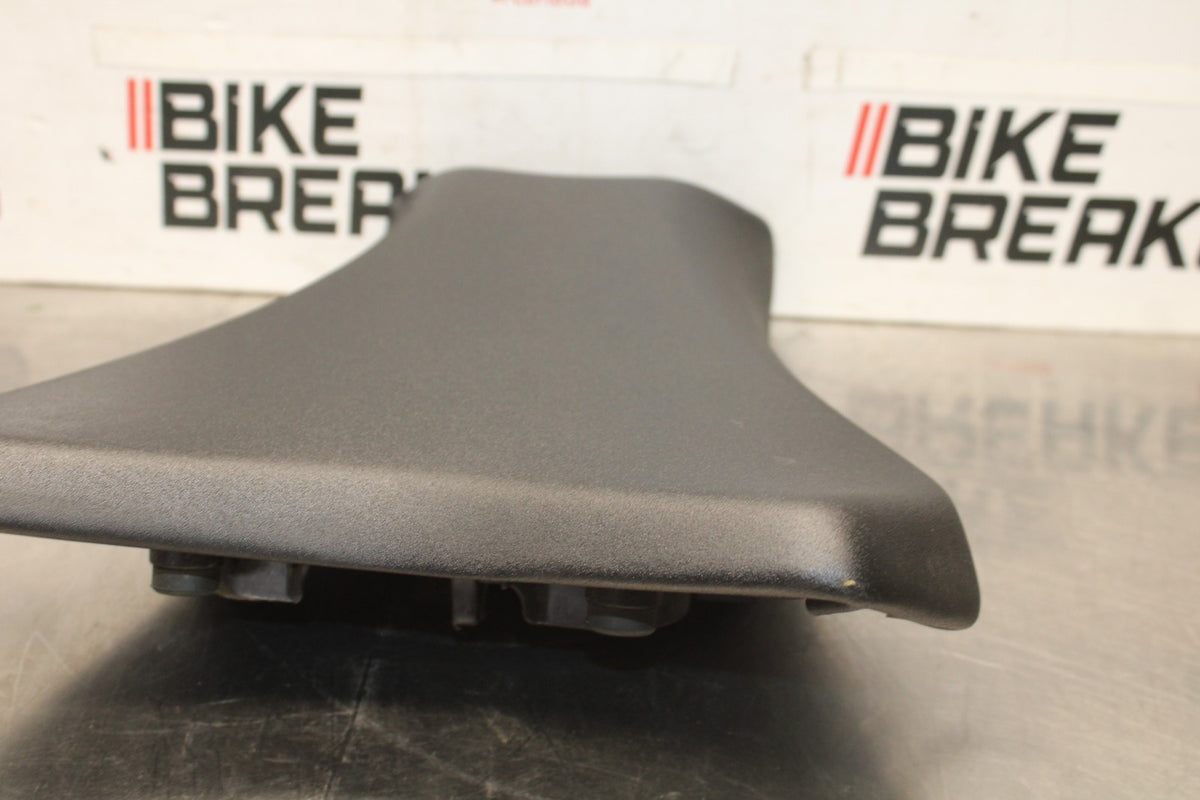24-25 KAWASAKI NINJA ZX6R FRONT DRIVERS SEAT PAD SADDLE PILLION BB939