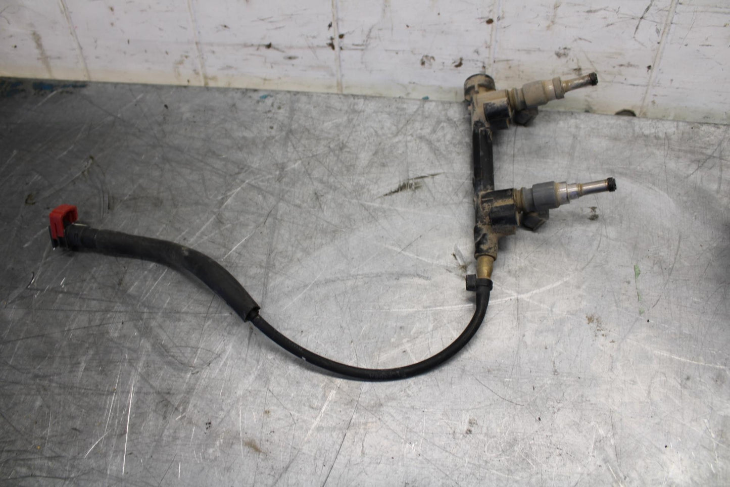 18 KAWASAKI Z 400 MAIN FUEL INJECTORS / THROTTLE BODIES BB469