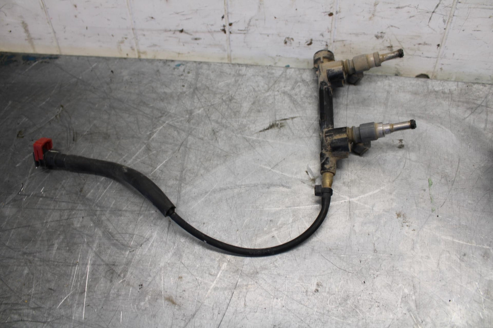 18 KAWASAKI Z 400 MAIN FUEL INJECTORS / THROTTLE BODIES BB469