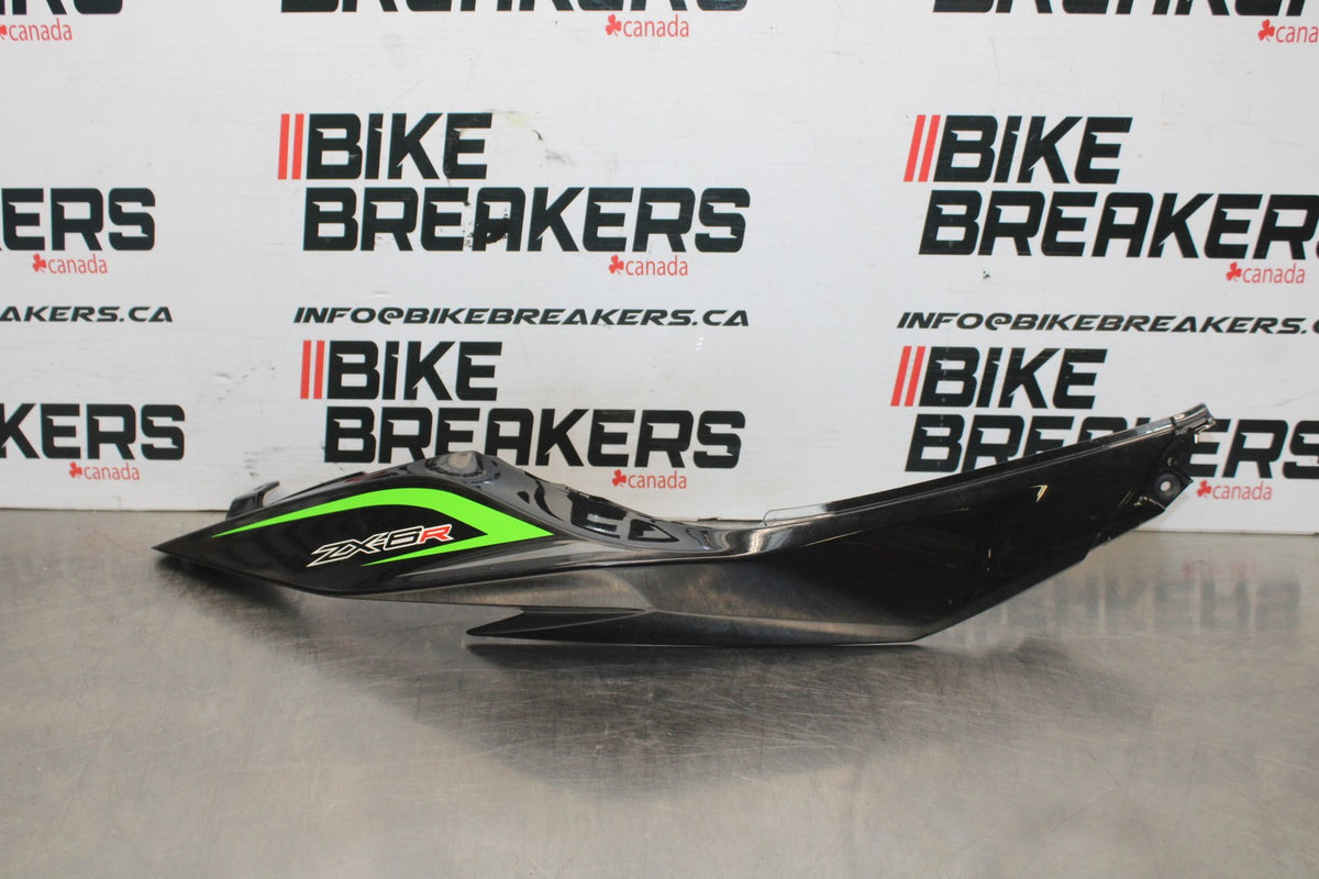 13-18 KAWASAKI NINJA ZX6R RIGHT REAR BACK TAIL FAIRING COWL SHROUD BB735
