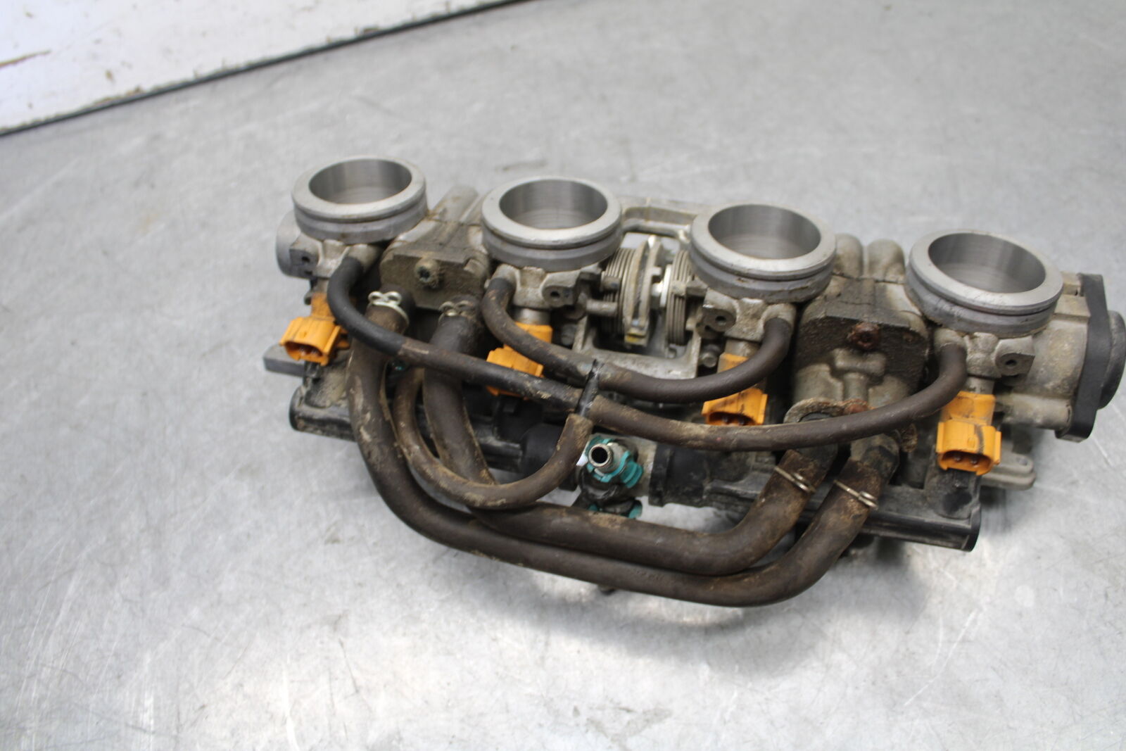 07-12 HONDA CBR600RR MAIN FUEL INJECTORS / THROTTLE BODIES 16400-MFJ-L01 BB672