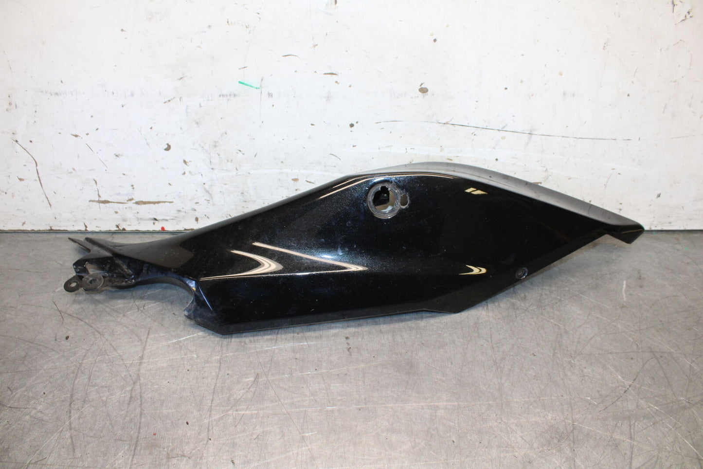 19-22 KAWASAKI Z400 LEFT REAR BACK TAIL FAIRING COWL SHROUD BB708
