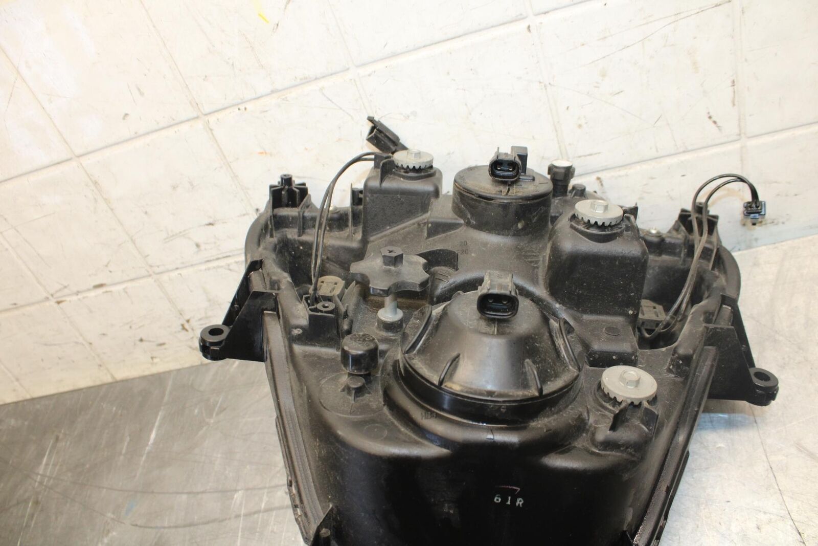 2016 Suzuki Bandit 1250S GSF1250SA ABS FRONT HEADLIGHT HEAD LIGHT BB509