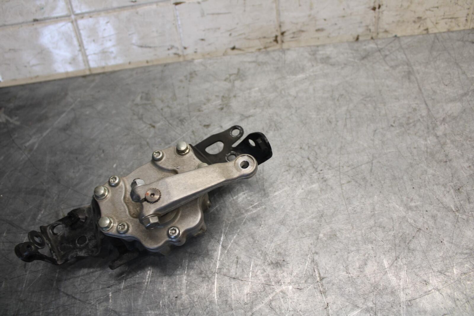 2016 Honda CBR1000RR STEERING DAMPER STABILIZER 53700-MFL-013 BB530