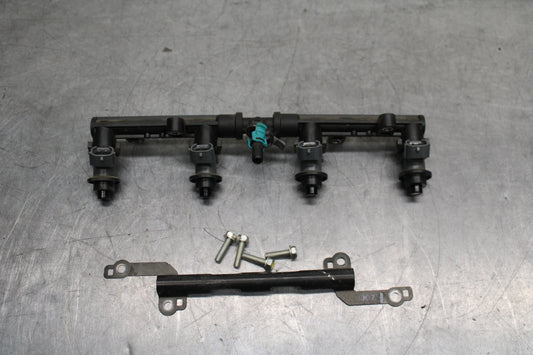 12-16 HONDA CBR1000RR SECONDARY FUEL INJECTORS TOP AIRBOX GAS RAIL BB114