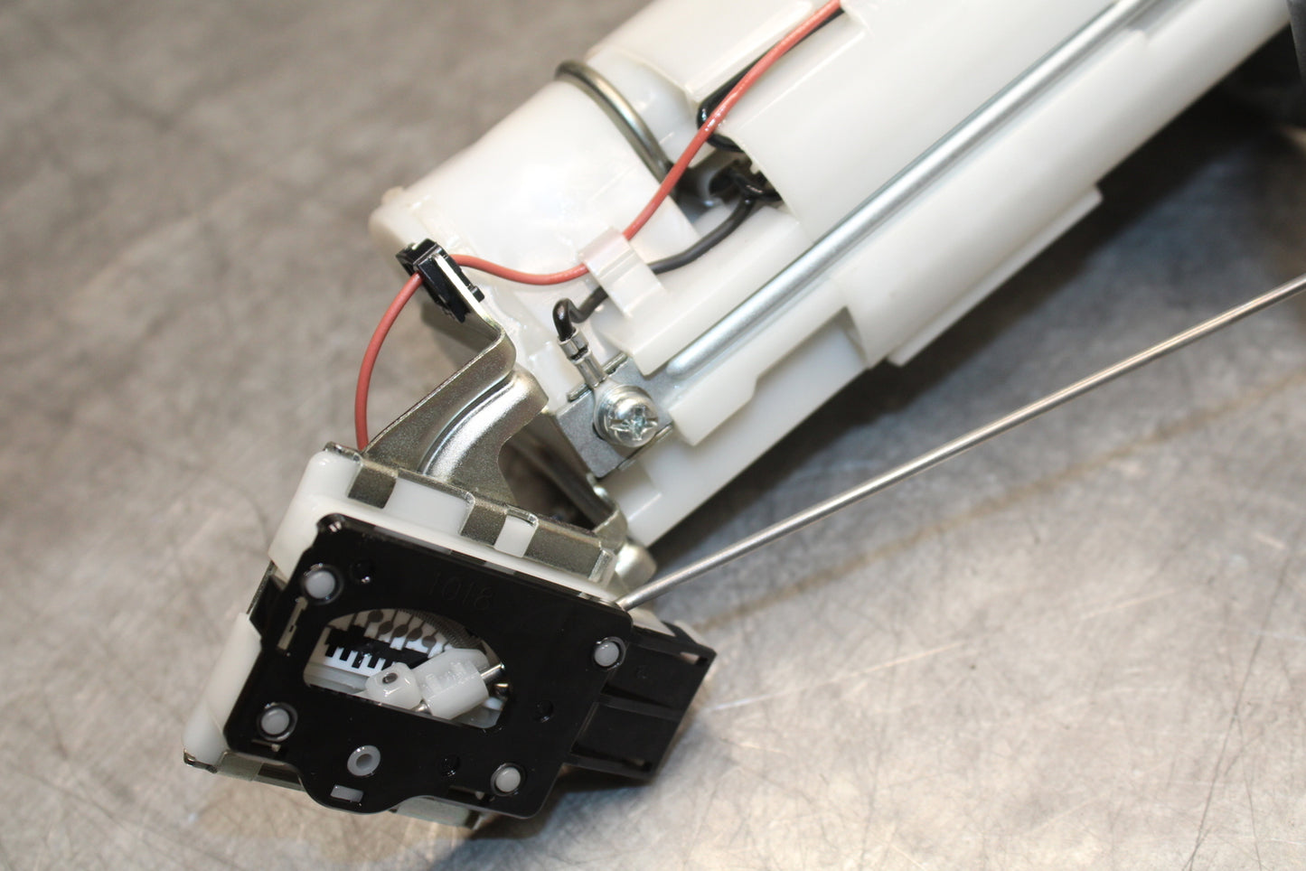 08-10 SUZUKI GSXR 600 FUEL PUMP GAS PETROL SENDER UNIT  BB721