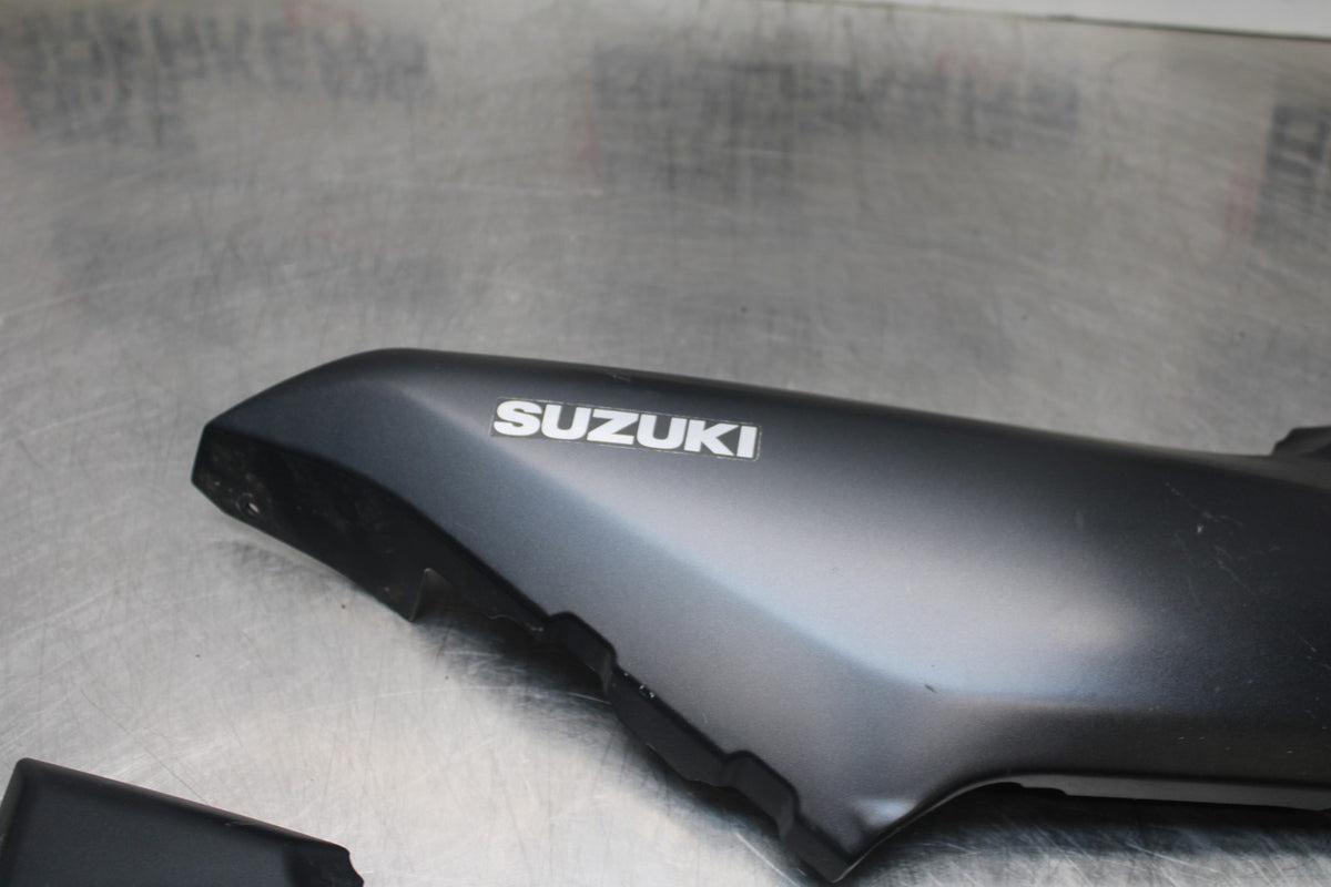 15 SUZUKI GW250F RIGHT LEFT FRAME MID SIDE COVERS COWLS PANELS TRIM BB789