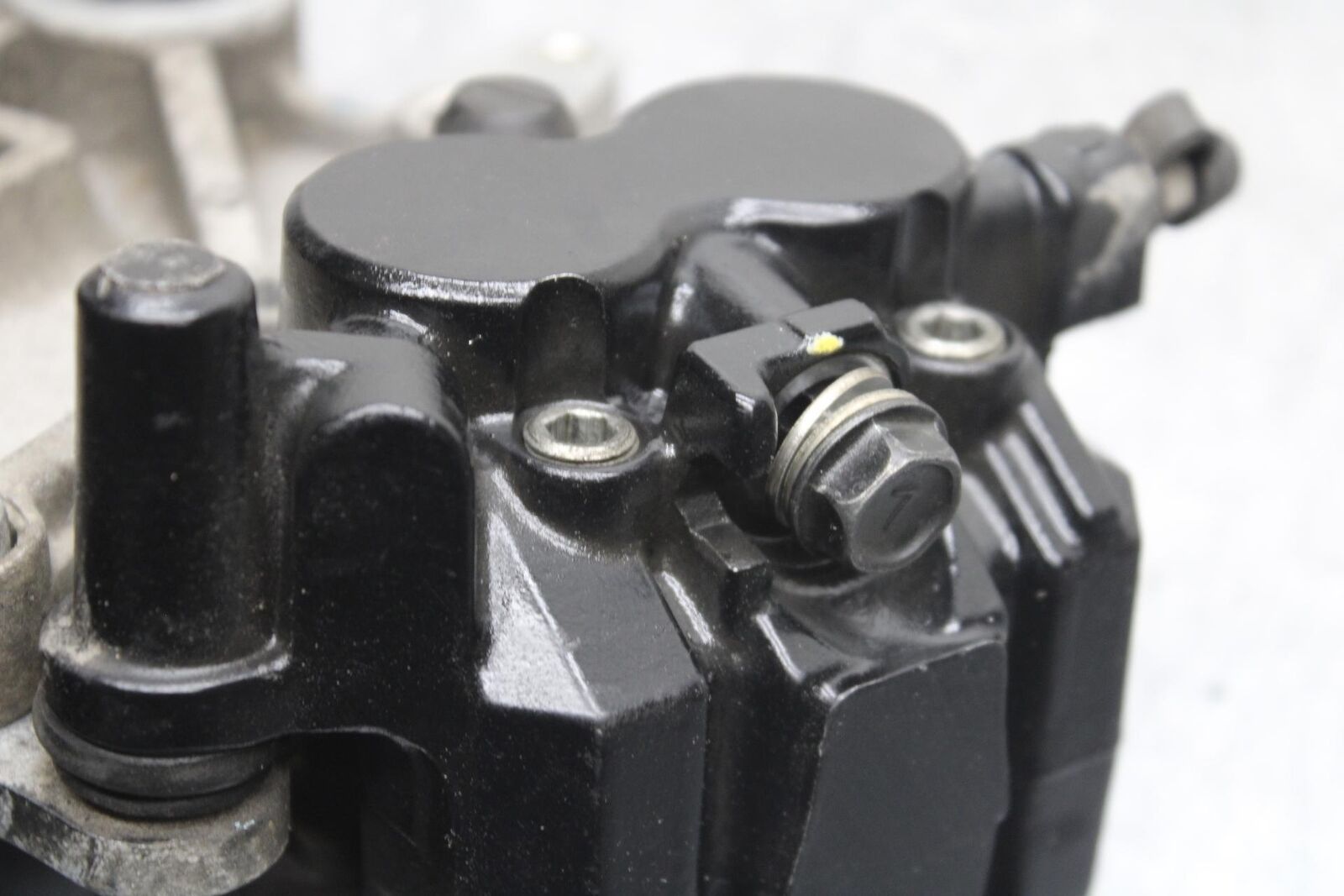 15-16 KAWASAKI EX300 REAR BACK BRAKE CALIPER W MOUNT BRACKET BB635