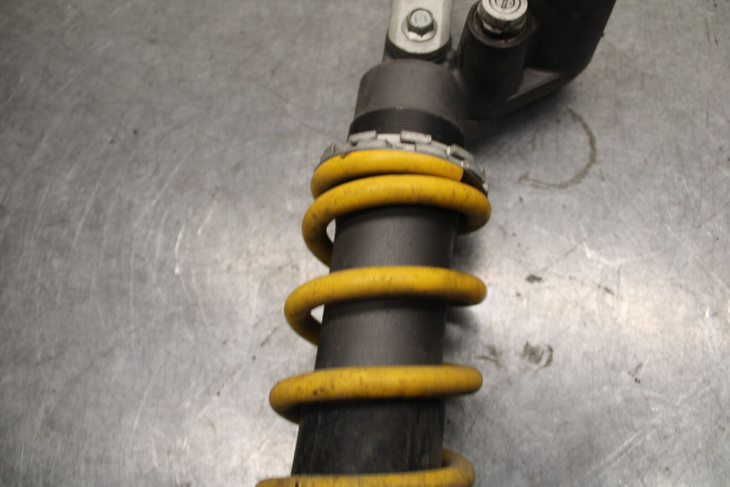 05-06 SUZUKI GSXR1000 REAR BACK SHOCK ABSORBER SUSPENSION 62100-41G00-163 BB677