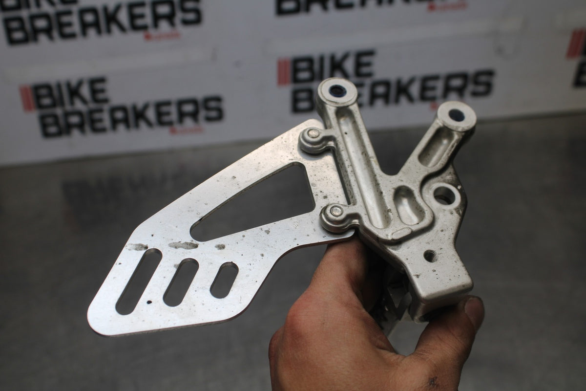 16 APRILIA TUONO V4 1100 LEFT REARSET REAR SET DRIVER FOOT PEG REST STOP BB905