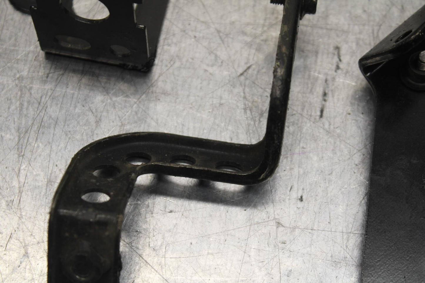 17-20 KAWASAKI 650 EX650 ABS GAS TANK RESERVOIR BRACKET AND MISCELLANEOUS BB88