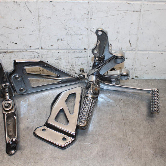 2001 Suzuki GSXR750 CHROME FRONT FOOT RESTS PEGS STEPS SET PAIR BB553
