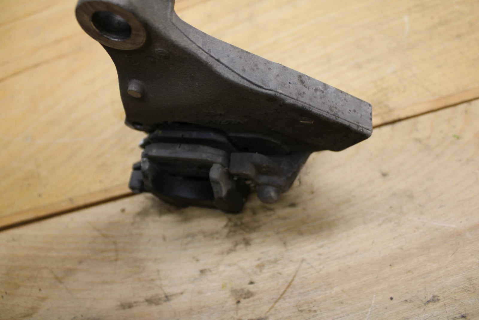 13-15 HONDA CBR500R REAR BACK BRAKE CALIPER W MOUNT BRACKET 43150-MGZ-J01 BB315