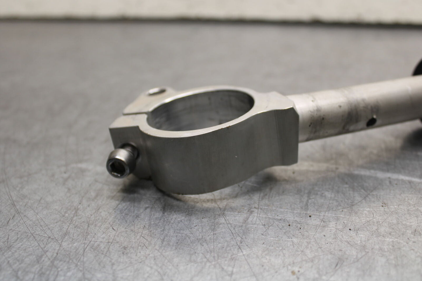 16 KAWASAKI NINJA ZX10R LEFT CLIP ON HANDLEBAR 46003-0657 BB650