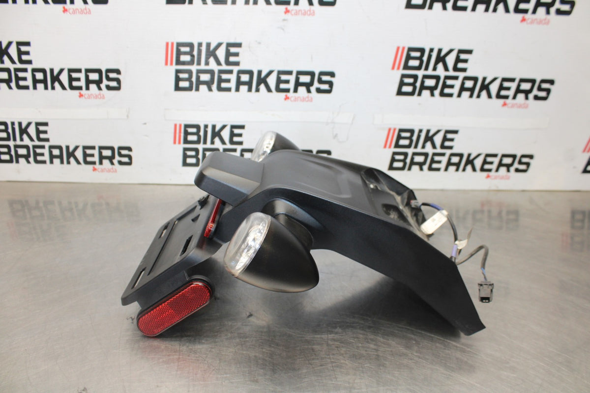 22 HARLEY-DAVIDSON PAN AMERICA 1250 REAR BACK FENDER MUD GUARD & LIGHTS BB910