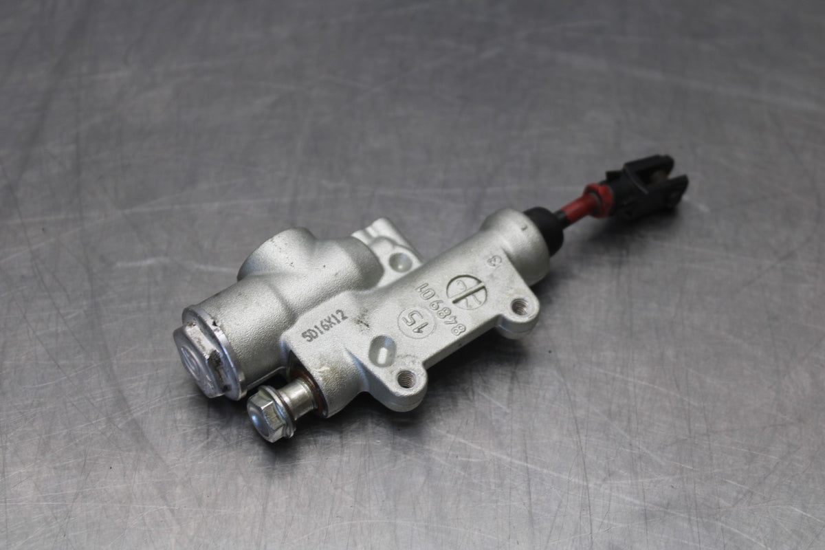 16 APRILIA TUONO V4 1100 REAR BACK BRAKE MASTER CYLINDER BB905