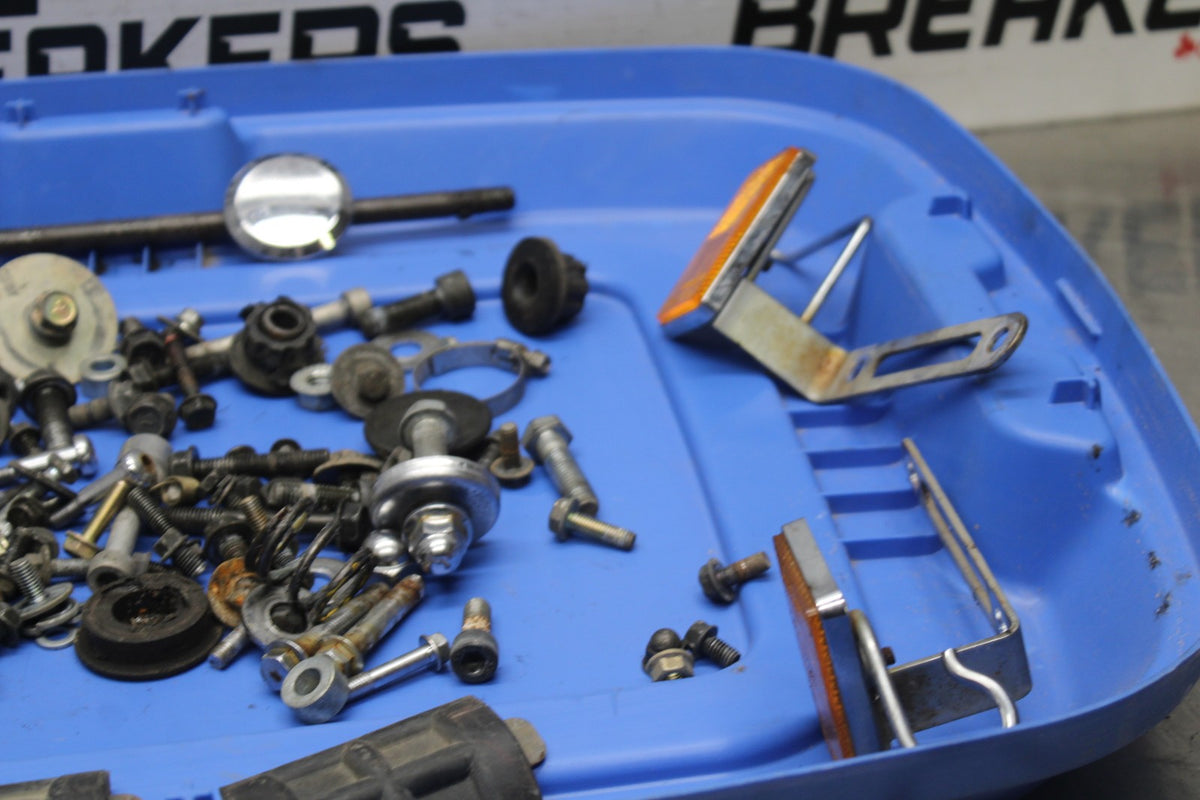 97 KAWASAKI VULCAN 1500 VN1500D CLASSIC MOUNTING BOLTS HARDWARE BB936