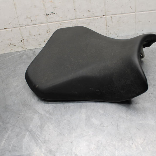 11-21 SUZUKI GSXR750 FRONT DRIVERS SEAT PAD SADDLE PILLION BB486