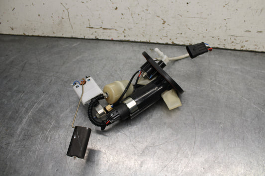 21-24 APRILIA TUONO 660 FACTORY FUEL PUMP GAS PETROL SENDER UNIT BB733