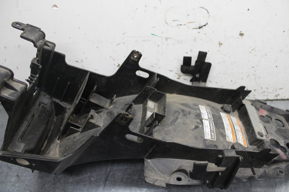 09-15 YAMAHA FZ6R REAR UNDERTAIL BATTERY TRAY PLASTIC 20S-21611-00-00  BB719