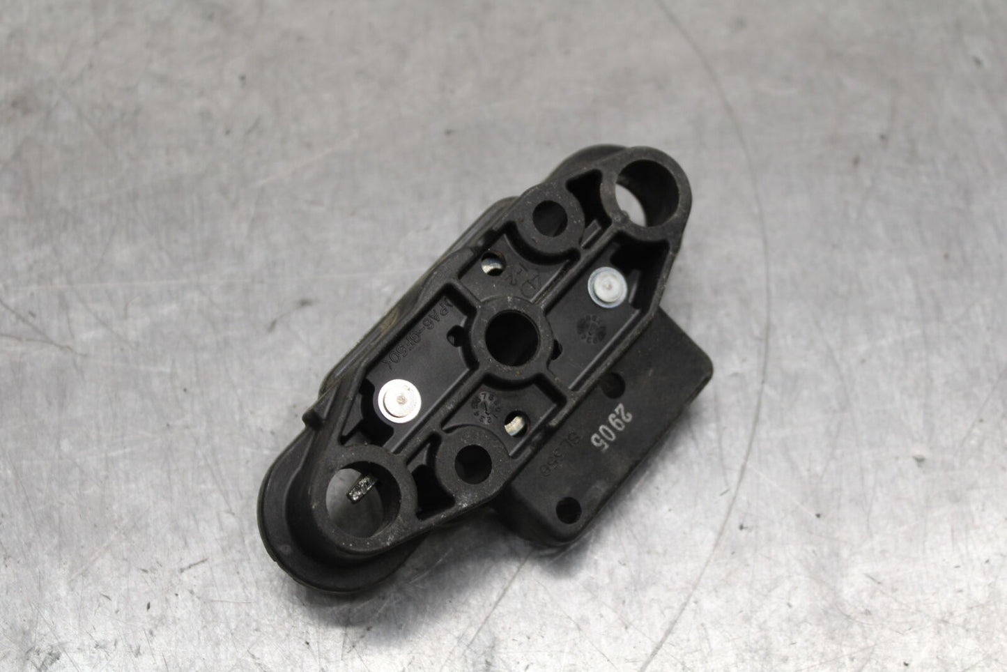 12-13 KAWASAKI Z1000 REAR PASSENGER SEAT LATCH LOCK ASSEMBLY BB743