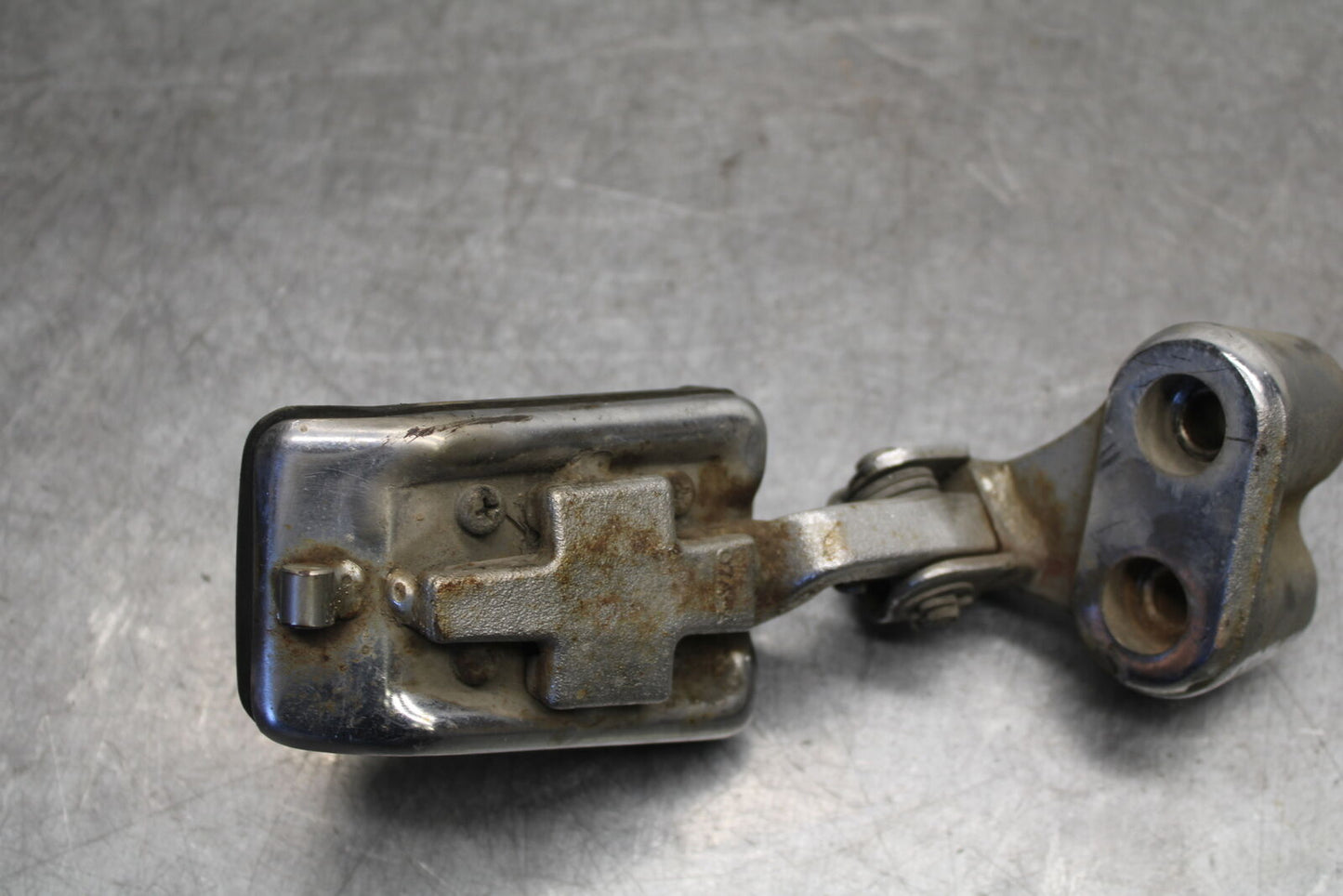 85-86 SUZUKI MADURA 1200 RIGHT FRONT FOOT REST PEG STEP  BB691