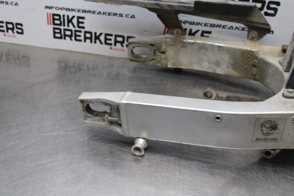 01-03 SUZUKI GSXR600 REAR SWINGARM BACK SUSPENSION SWING ARM BB841