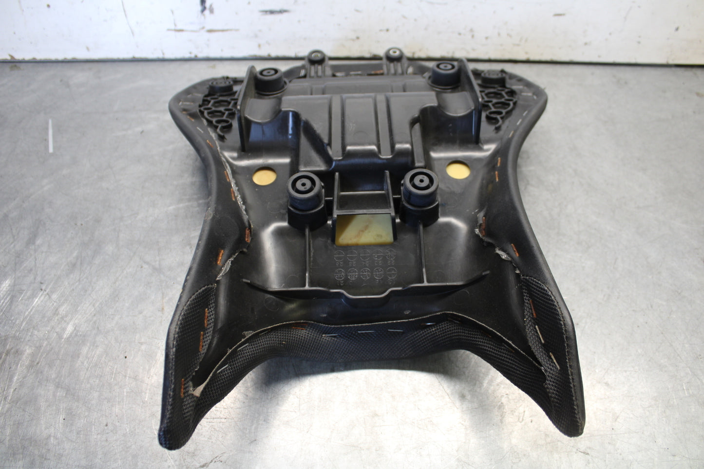 21-24 YAMAHA MT-07 FRONT DRIVERS SEAT PAD SADDLE PILLION BB662