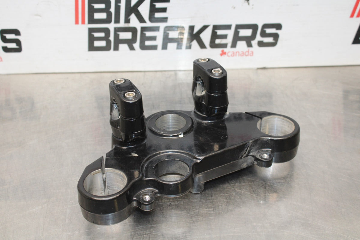 19 MOTO GUZZI V7 III FORKS UPPER TRIPLE TREE CLAMP BB831