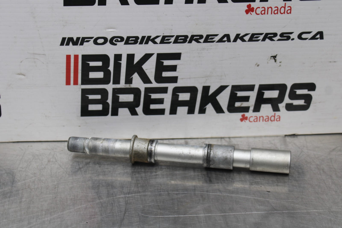 19 MOTO GUZZI V7 III FRONT WHEEL RIM AXLE PIVOT BOLT BB831