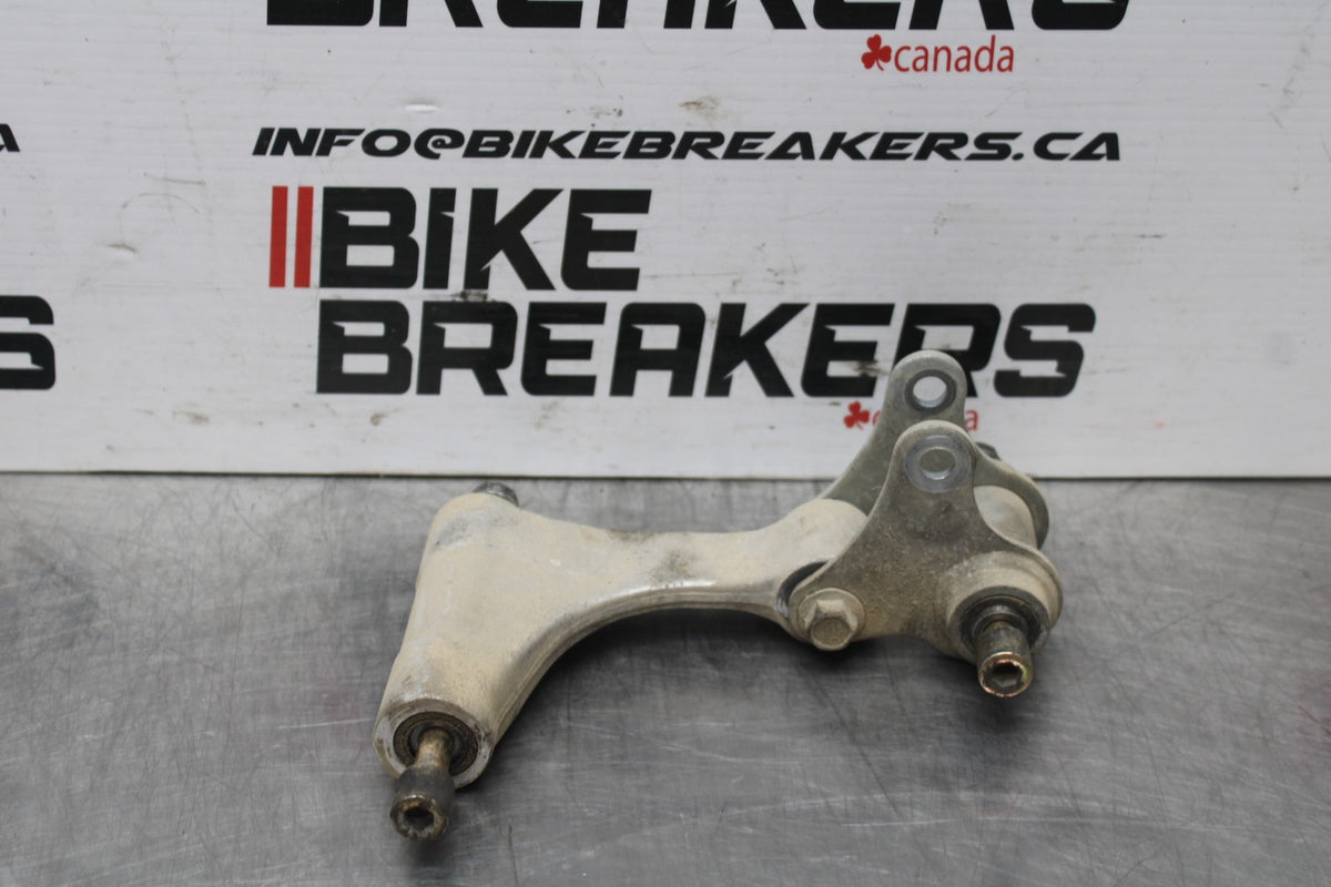 98-05 HONDA SUPER HAWK 1000 VTR1000F REAR DOGBONE SHOCK LINKAGE LINK BB821