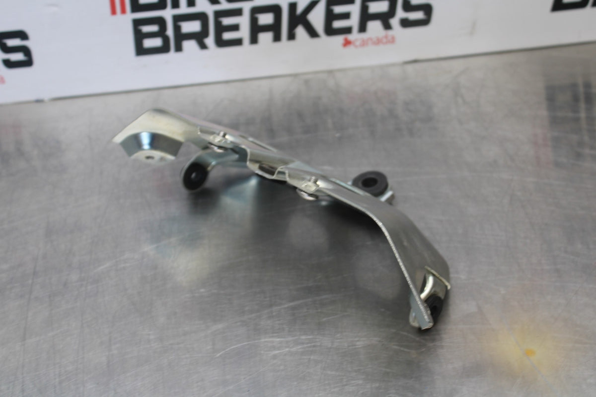 08-10 SUZUKI GSXR 600 FRONT GAS TANK FAIRING COWL COVER MOUNT BRACKET BB202