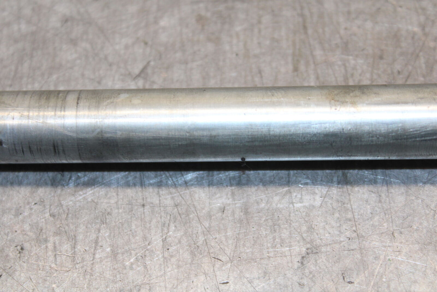 05-06 SUZUKI BOULEVARD M50 FRONT WHEEL RIM AXLE PIVOT BOLT BB671