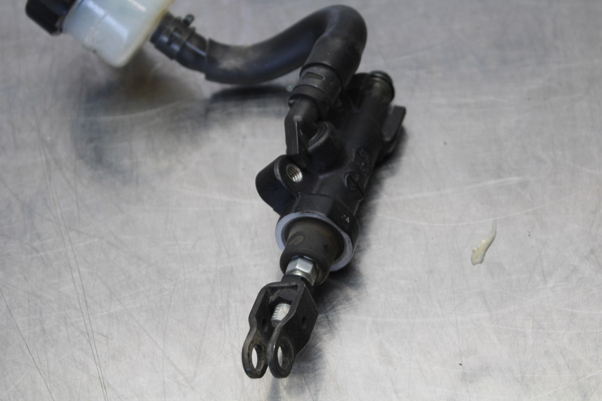 09 YAMAHA V STAR 950 REAR BACK BRAKE MASTER CYLINDER W RESERVOIR BB172