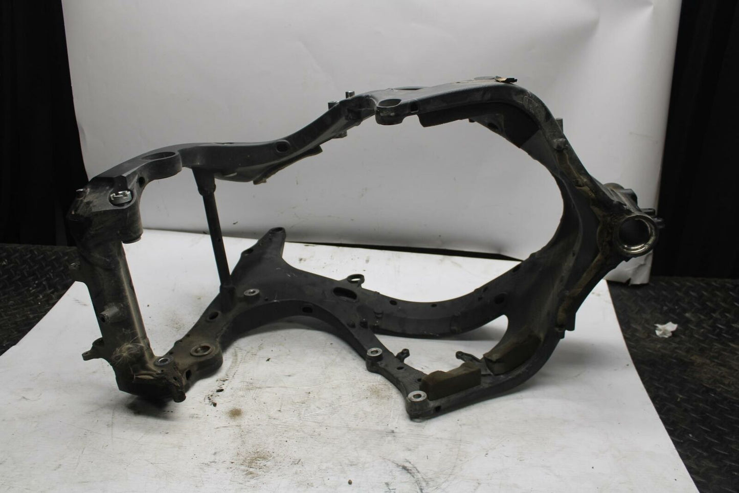 04-05 HONDA CBR1000RR FRAME CHASSIS BB285