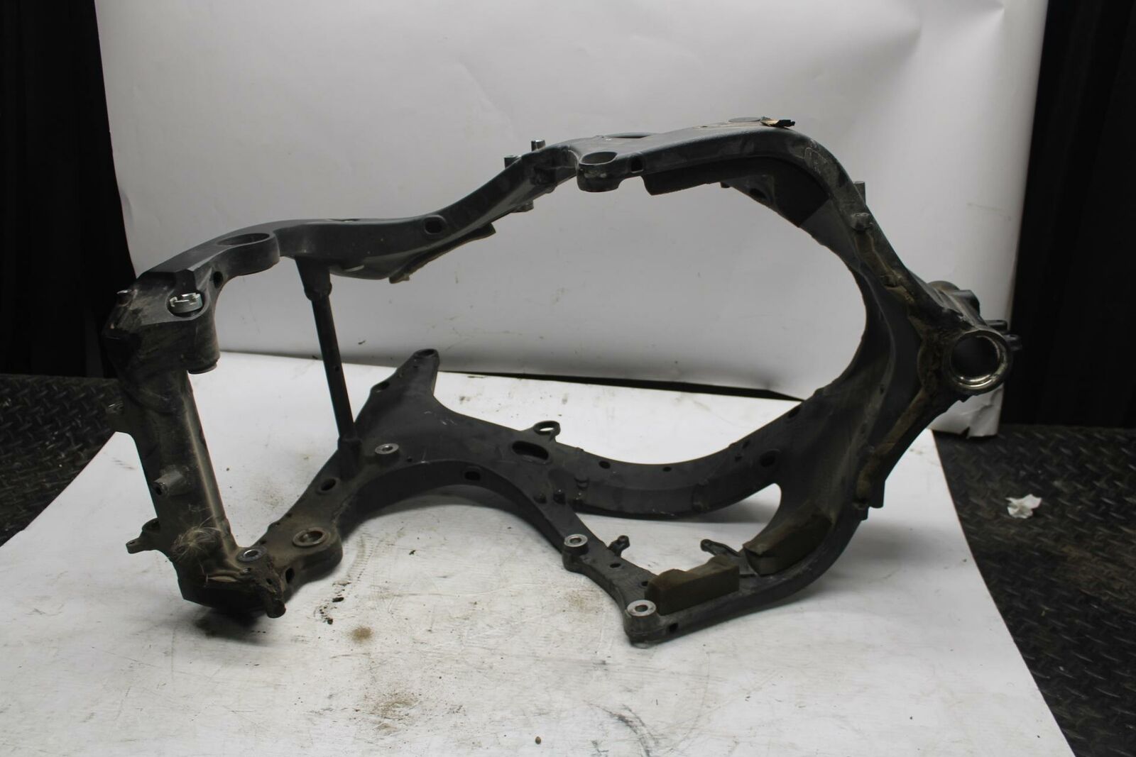 04-05 HONDA CBR1000RR FRAME CHASSIS BB285